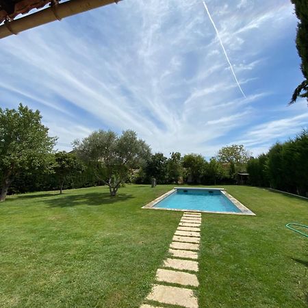 Studio En Provence Avec Piscine La Barben Luaran gambar